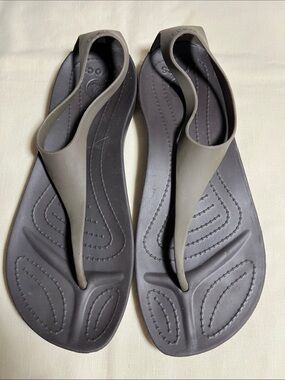 CROCS Serena Sexi Thong Brown Sandals W8